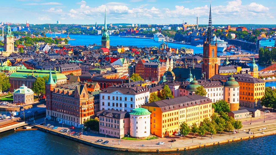 En bild på Stockholm i solsken.